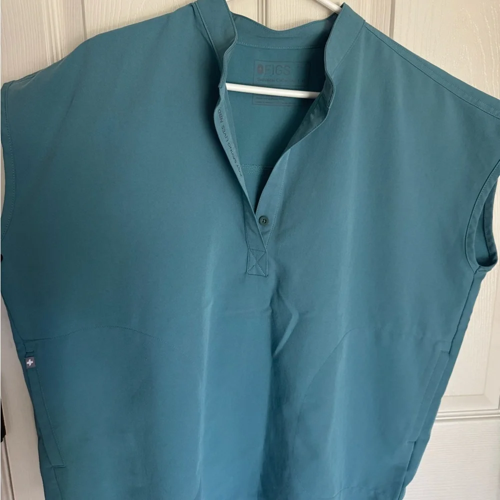 Figs Deep Teal Medical Scrub Top - Picture 4 of 4